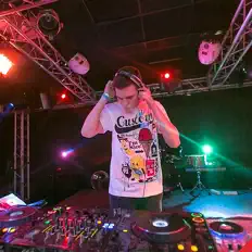 收听 Splazh、观看音乐视频、阅读小传、查看巡演日期等 ！