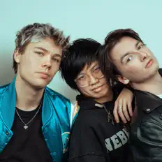 Luister naar James Burki, bekijk muziekvideo's, lees de bio, bekijk de tourdata, en meer!