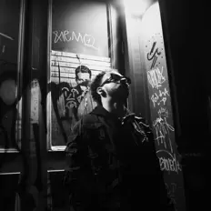 聆聽 CrashGoCrazy、觀看音樂影片、閱讀小傳、查看巡演日期等！