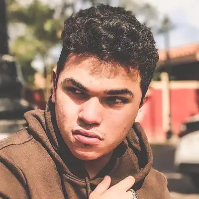 Listen to Julián Parra, watch music videos, read bio, see tour dates & more!