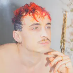 Hör dir Aquariel an, schau dir Musikvideos an, lies die Biografie, finde Tourdaten und mehr!