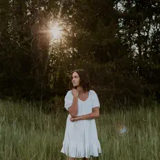 Listen to Linnea Evelyn, watch music videos, read bio, see tour dates & more!