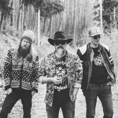 Luister naar Fairtrade Floyd, bekijk muziekvideo's, lees de bio, bekijk de tourdata, en meer!