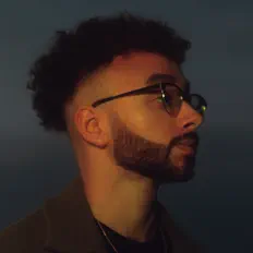 Posłuchaj wykonawcy Stormy, obejrzyj teledyski, przeczytaj biografię, zobacz daty tras koncertowych i nie tylko!