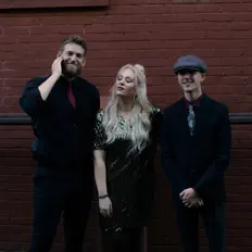 Dengarkan Stormfolk, tonton video musik, baca bio, lihat tanggal tur & lainnya!