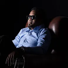 Listen to Robert_Frias, watch music videos, read bio, see tour dates & more!