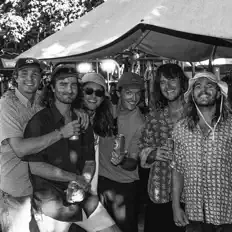 Ascolta King Jeff & The How Are Yous, guarda video musicali, leggi la biografia, vedi le date del tour & altro!