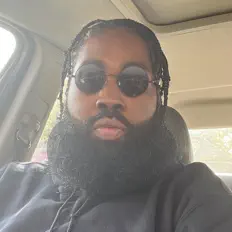 聆聽 DjCreecha、觀看音樂影片、閱讀小傳、查看巡演日期等！