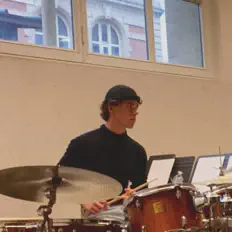 Dengarkan Tomlink, tonton video musik, baca bio, lihat tanggal tur & lainnya!