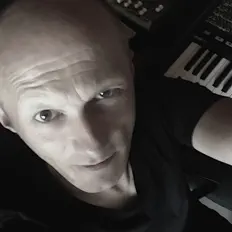 Escucha a BurtNinja, mira videos musicales, lee su biografía, consulta las fechas de las gira y más.