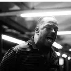 收听 Mike Yung、观看音乐视频、阅读小传、查看巡演日期等 ！