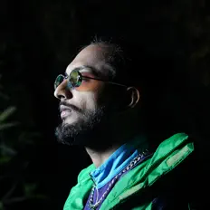 King Saifiを聴いたり、ミュージックビデオを鑑賞したり、経歴やツアー日程などを確認したりしましょう！