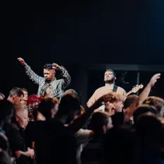 收听 Freedom Church、观看音乐视频、阅读小传、查看巡演日期等 ！
