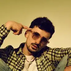 聆聽 VAHTANG、觀看音樂影片、閱讀小傳、查看巡演日期等！