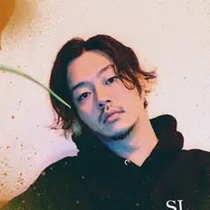 收听 Alphashot、观看音乐视频、阅读小传、查看巡演日期等 ！