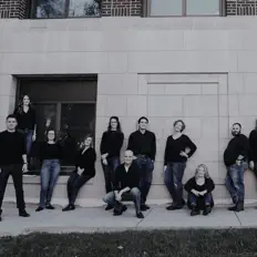 Poslechněte si interpreta Résonance, sledujte hudební videa, přečtěte si životopis, podívejte se na data turné a další informace.