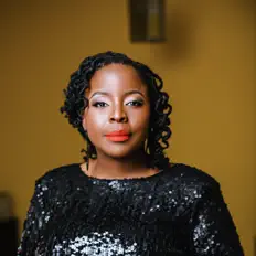 聆聽 Mogi Aaron、觀看音樂影片、閱讀小傳、查看巡演日期等！