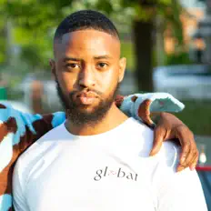 Pimpin'을(를) 듣고, 뮤직 비디오를 보고, 약력을 읽고, 투어 일정 등을 확인하세요!