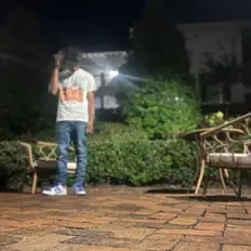 Escucha a M0shay, mira videos musicales, lee su biografía, consulta las fechas de las gira y más.
