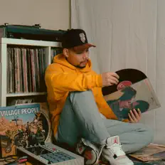 Raymon Marco dinle, müzik videolarını izle, biyografisini oku, tur tarihlerini ve daha fazlasını gör!