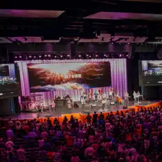 River of Life Christian Church सुनें, म्यूज़िक वीडियो देखें, बायो पढ़ें, दौरे की तारीखें और बहुत कुछ देखें!