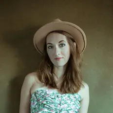 Listen to Mikayla Maureen Music, watch music videos, read bio, see tour dates & more!