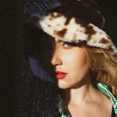 收听 Badja、观看音乐视频、阅读小传、查看巡演日期等 ！