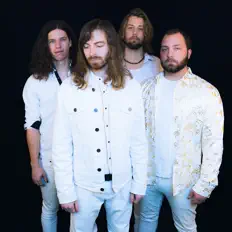 Young Otherを聴いたり、ミュージックビデオを鑑賞したり、経歴やツアー日程などを確認したりしましょう！