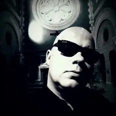 Escucha a Jeff Bergey, mira videos musicales, lee su biografía, consulta las fechas de las gira y más.