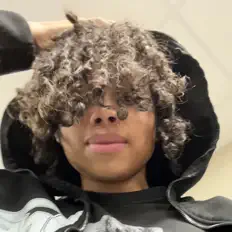 收听 Zootxki、观看音乐视频、阅读小传、查看巡演日期等 ！