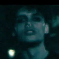 Hör dir vLOADEAD an, schau dir Musikvideos an, lies die Biografie, finde Tourdaten und mehr!