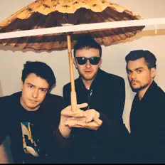 聆聽 Slender Pins、觀看音樂影片、閱讀小傳、查看巡演日期等！