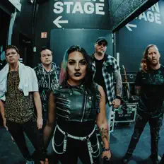 Ascolta Eva Under Fire, guarda video musicali, leggi la biografia, vedi le date del tour & altro!