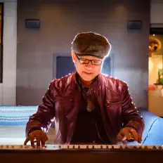 Listen to Raul Quines, watch music videos, read bio, see tour dates & more!