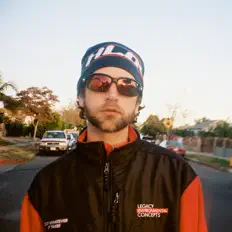 Ascolta Calvin Valentine, guarda video musicali, leggi la biografia, vedi le date del tour & altro!