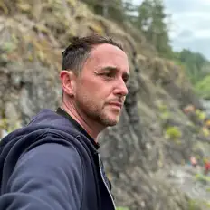 Harry Edwardsを聴いたり、ミュージックビデオを鑑賞したり、経歴やツアー日程などを確認したりしましょう！