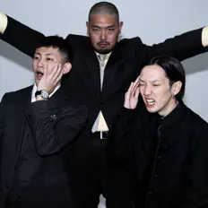 聆聽 ZAP THE ALL TOWN、觀看音樂影片、閱讀小傳、查看巡演日期等！