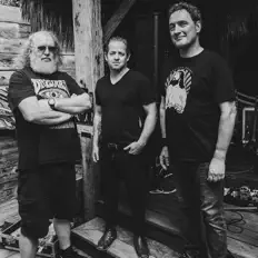 聆聽 Aberration、觀看音樂影片、閱讀小傳、查看巡演日期等！
