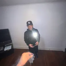 Dengarkan Ace Richie, tonton video musik, baca bio, lihat tanggal tur & lainnya!