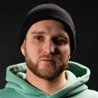 Poslechněte si interpreta undefined, sledujte hudební videa, přečtěte si životopis, podívejte se na data turné a další informace.