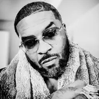 Ascolta undefined, guarda video musicali, leggi la biografia, vedi le date del tour & altro!