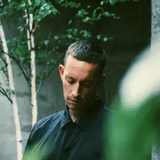Dengarkan Fearful, tonton video musik, baca bio, lihat tanggal tur & lainnya!