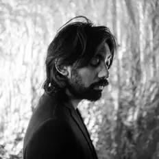 deepaak dinle, müzik videolarını izle, biyografisini oku, tur tarihlerini ve daha fazlasını gör!