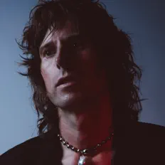 Pluto Saffron: песни, клипы, биография, даты выступлений и многое другое.