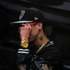 Ascolta Chriz31, guarda video musicali, leggi la biografia, vedi le date del tour & altro!