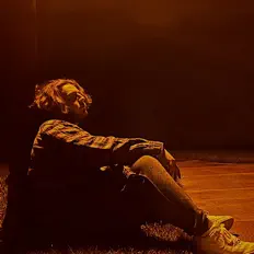 Escucha a Onsra, mira videos musicales, lee su biografía, consulta las fechas de las gira y más.