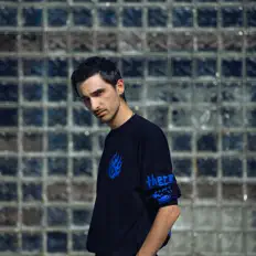 Posłuchaj wykonawcy Cafe de la Jungle, obejrzyj teledyski, przeczytaj biografię, zobacz daty tras koncertowych i nie tylko!