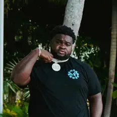 Hör dir TurnmeupYc an, schau dir Musikvideos an, lies die Biografie, finde Tourdaten und mehr!