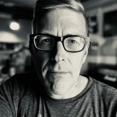 Ascolta Stolace, guarda video musicali, leggi la biografia, vedi le date del tour & altro!