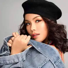 聆聽 Ni Ni Khin Zaw、觀看音樂影片、閱讀小傳、查看巡演日期等！